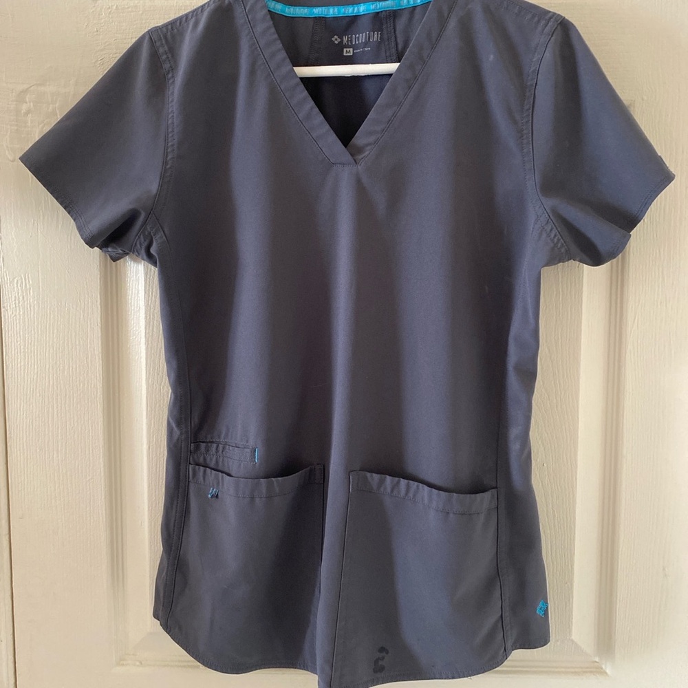 Med Couture Charcoal Grey Scrub Top | Women’s Medium | V-Neck